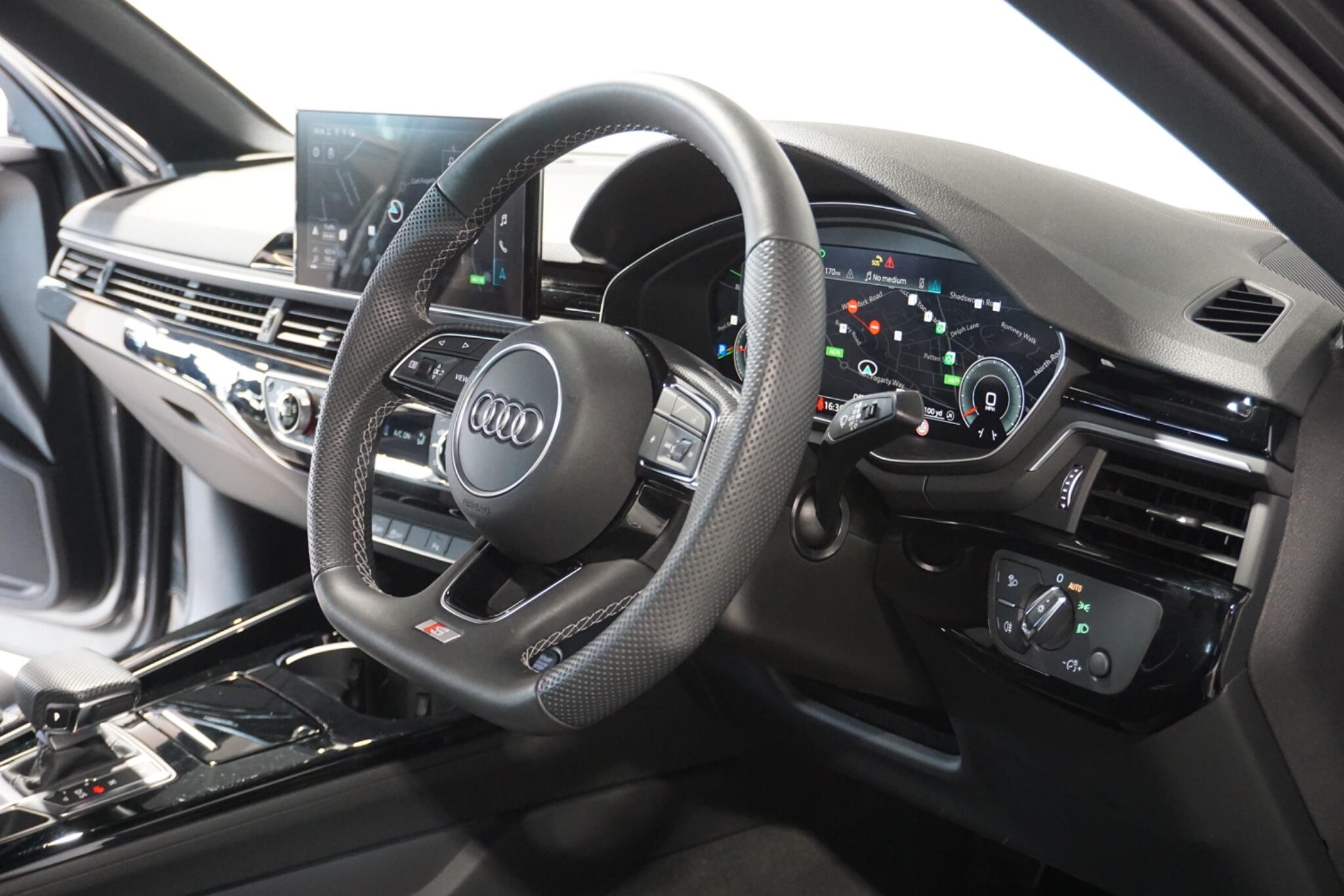 Audi A4 2.0 TDI 40 Black Edition Saloon 4dr Diesel S Tronic quattro Euro 6 (s/s) (204 ps)